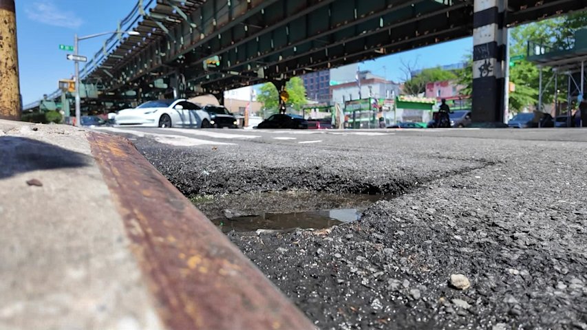 Video thumbnail for Neighbors call on city leaders to fix major pothole problem on Jerome Avenue