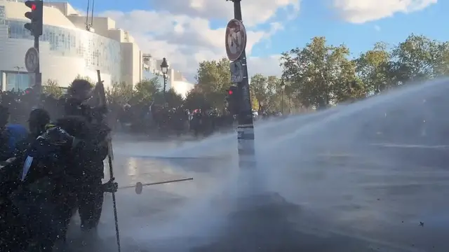 Video thumbnail for France: Student protests continue in France.