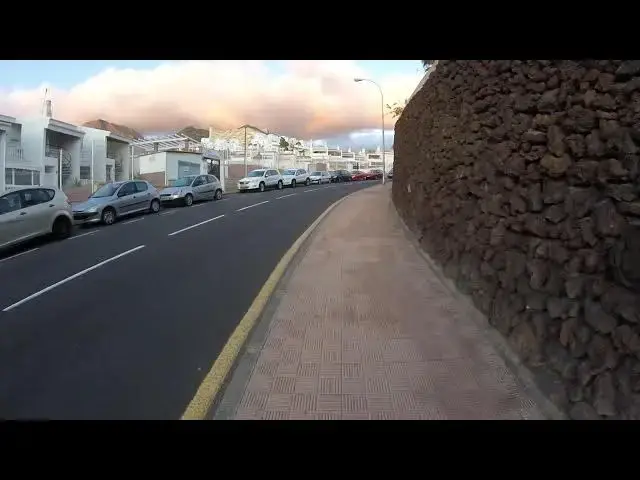 Video thumbnail for Cars on the street