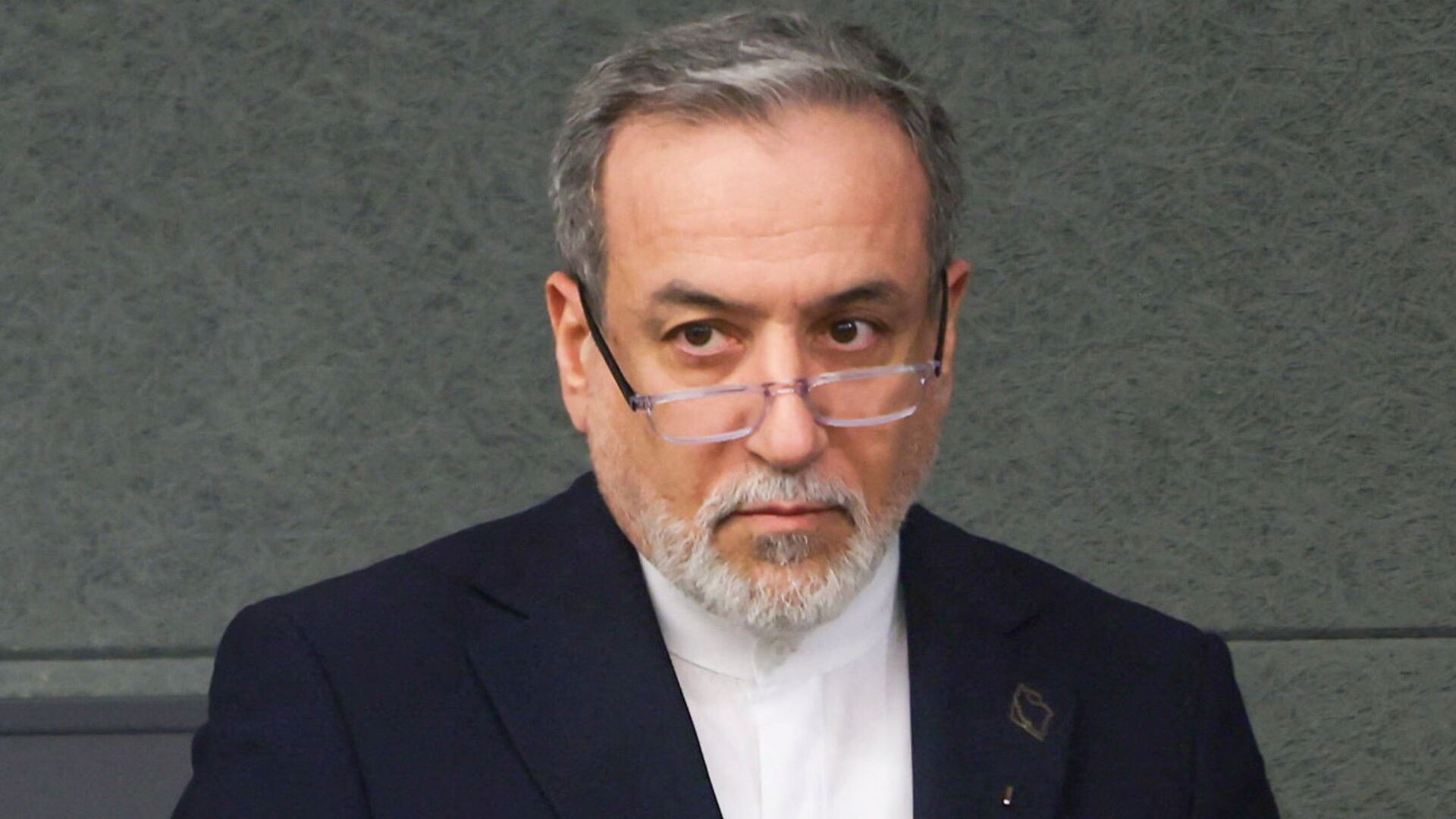 Video thumbnail for Iran’s FM Araghchi says US must choose ceasefire or war via Israel