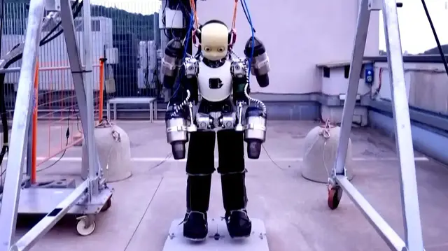 Video thumbnail for A closer look at iRonCub's jetpack flight training