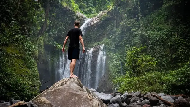 Video thumbnail for WHAT TO DO IN NORTH LOMBOK - How To Travel Indonesia