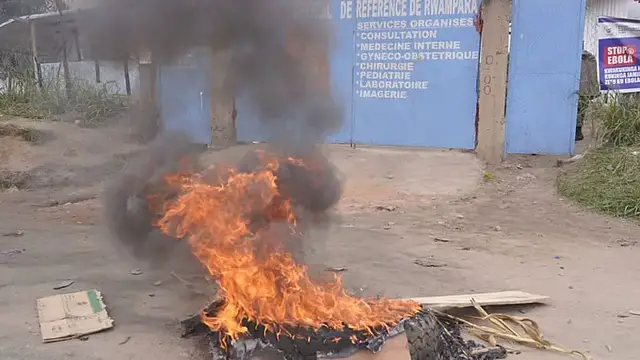 Video thumbnail for Ebola: Workers at Congolese treatment center strike over unpaid salaries