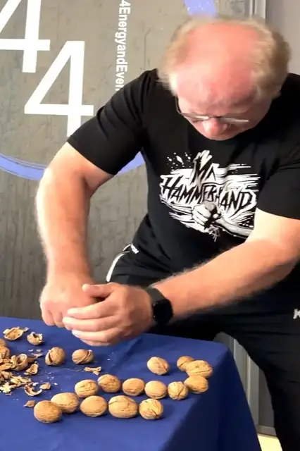 Video thumbnail for Most walnuts crushed between the hands in one minute - 61 by Muhamed Kahrimanovic