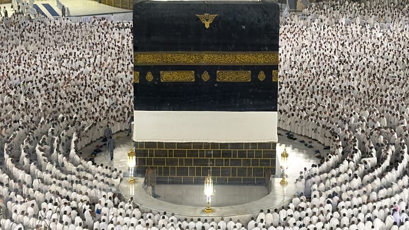 Video thumbnail for Muslim pilgrims pray in Mecca before start of Hajj