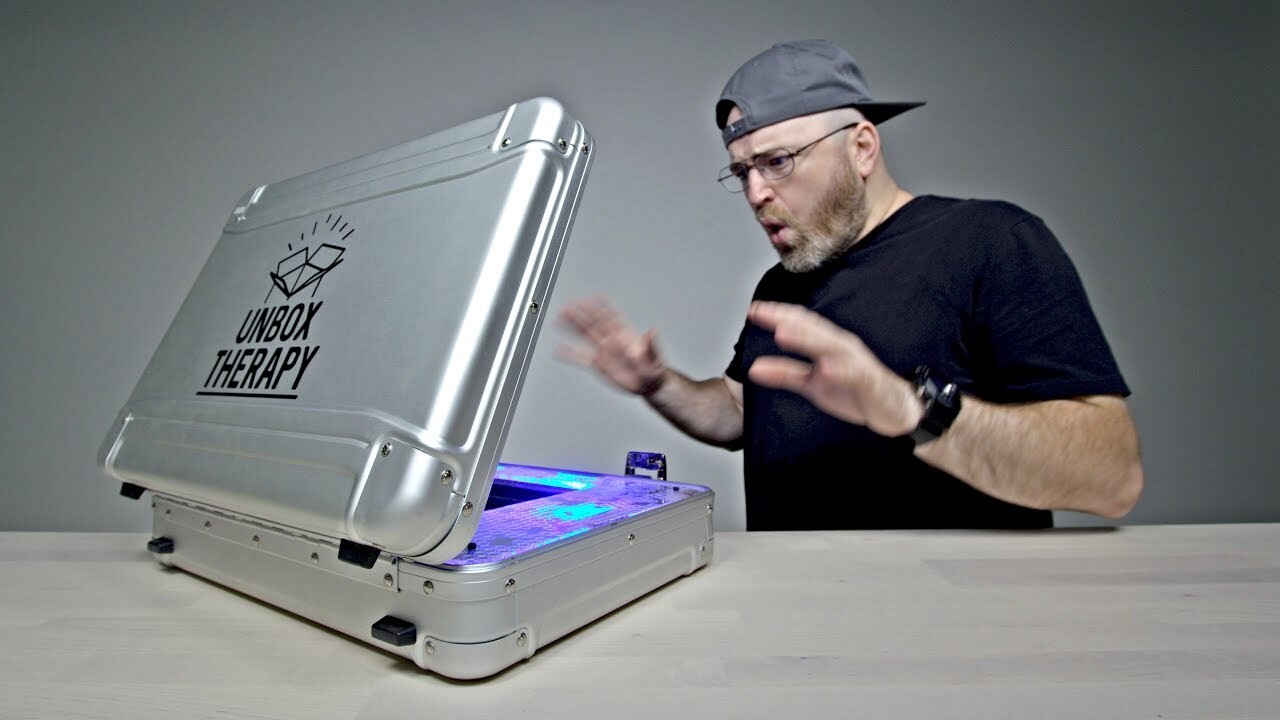 Video thumbnail for TOP SECRET SMARTPHONE UNBOXING