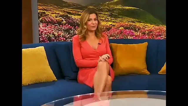 Video thumbnail for Jen Carfagno AMHQ, Biography, Age, Family, Salary, Career, and Net worth