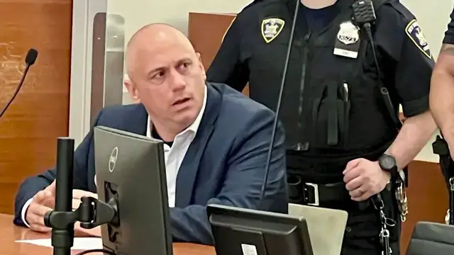 Video thumbnail for NYPD inspector told officer he wanted 'biracial babies' before alleged assault, lawsuit claims