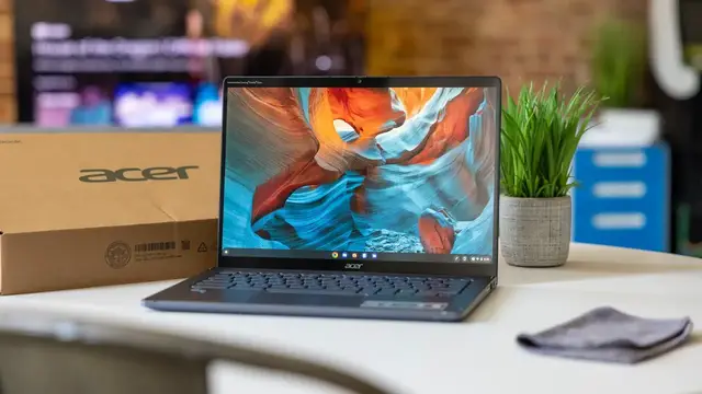 Video thumbnail for Acer Chromebook Spin 714 Unboxing: Big Specs, Realistic Price