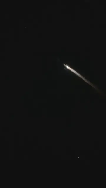 Video thumbnail for Fireball debris from Falcon 9 rocket falls over Oregon night sky