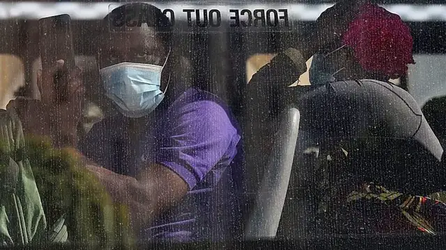 Video thumbnail for Temporary shelter becomes home for migrants fleeing unrest in South Africa