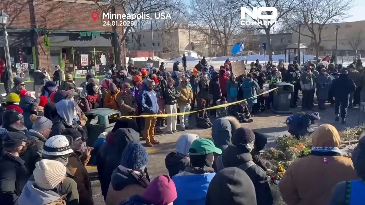 Video thumbnail for Hundreds gather at memorial for Alex Pretti, the man killed by Border Patrol officer in Minneapolis