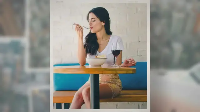 'Video thumbnail for Mindful Eating Benefits (Can It Help With Weight Loss?)'