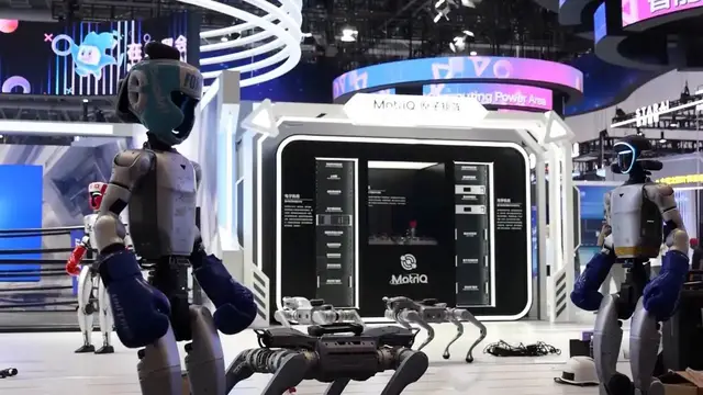 Video thumbnail for China: American tech entrepreneur calls for closer China-U.S. AI cooperation to benefit humanity.