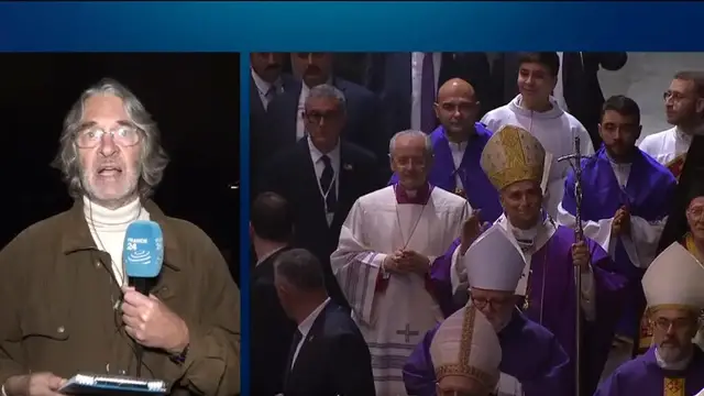 Video thumbnail for Pope Leo follows papal tradition with Blue Mosque visit
