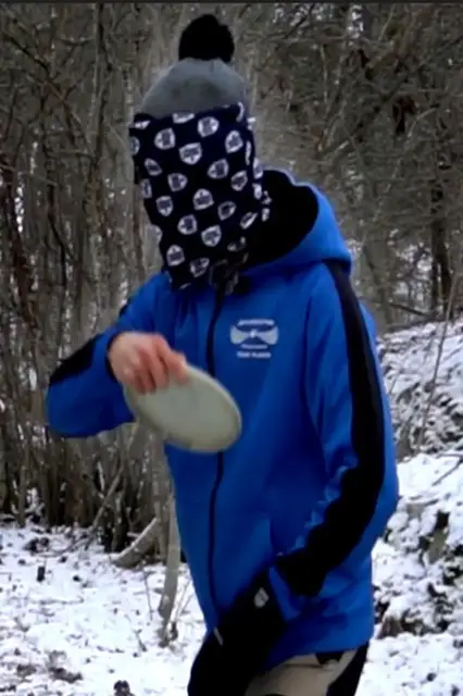 'Video thumbnail for Farthest disc golf ace blindfolded - 49.51 m (162 ft 5.2 in ) by Kevin Klangebo'