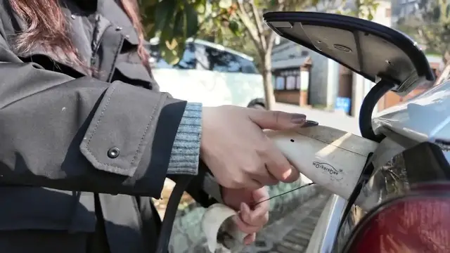 Video thumbnail for China: China's EV charging facilities surge 39.6 pct to exceed 24 million units.