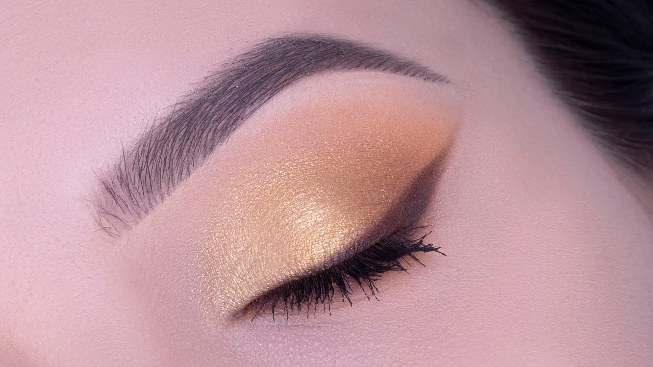 Video thumbnail for Soft Glam Golden Eye Look With Brown Eyeliner