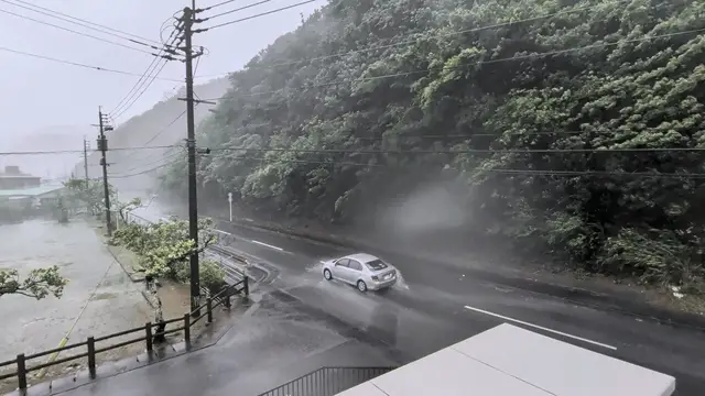 Video thumbnail for Typhoon Dolphin Nears Japan Before Turning Toward Eastern China
