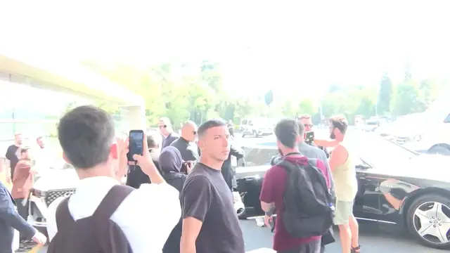 Video thumbnail for Türkiye: Mohamed Salah completes medical exam in Türkiye ahead of potential Trabzonspor move.