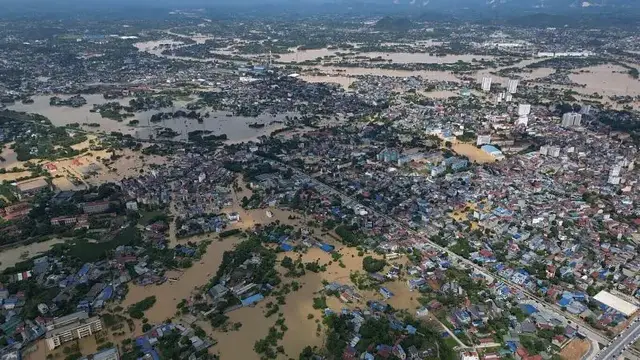 'Video thumbnail for Northern Vietnam hit by severe floods as rivers surge past danger levels'