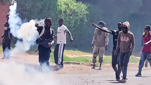 Video thumbnail for Kenyan health minister halts controversial US-backed Ebola site