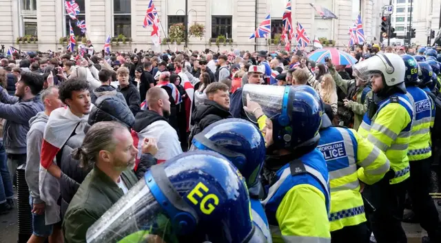 'Video thumbnail for 'Unite the Kingdom': Clashes in London as 110,000 join far-right rally against immigration'