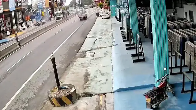 Video thumbnail for China: Huge tire comes flying from roadside into oncoming cars in China.
