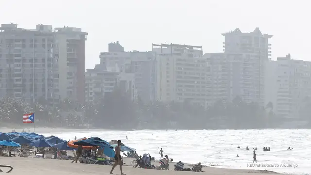 Video thumbnail for 2,000-mile wide Saharan dust cloud drifts toward Southern US