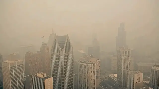 Video thumbnail for Canada wildfires: Smoke blankets Toronto and spreads across US as crisis grows