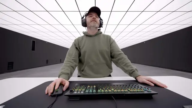 'Video thumbnail for MASSIVE Roccat Gaming Unboxing'