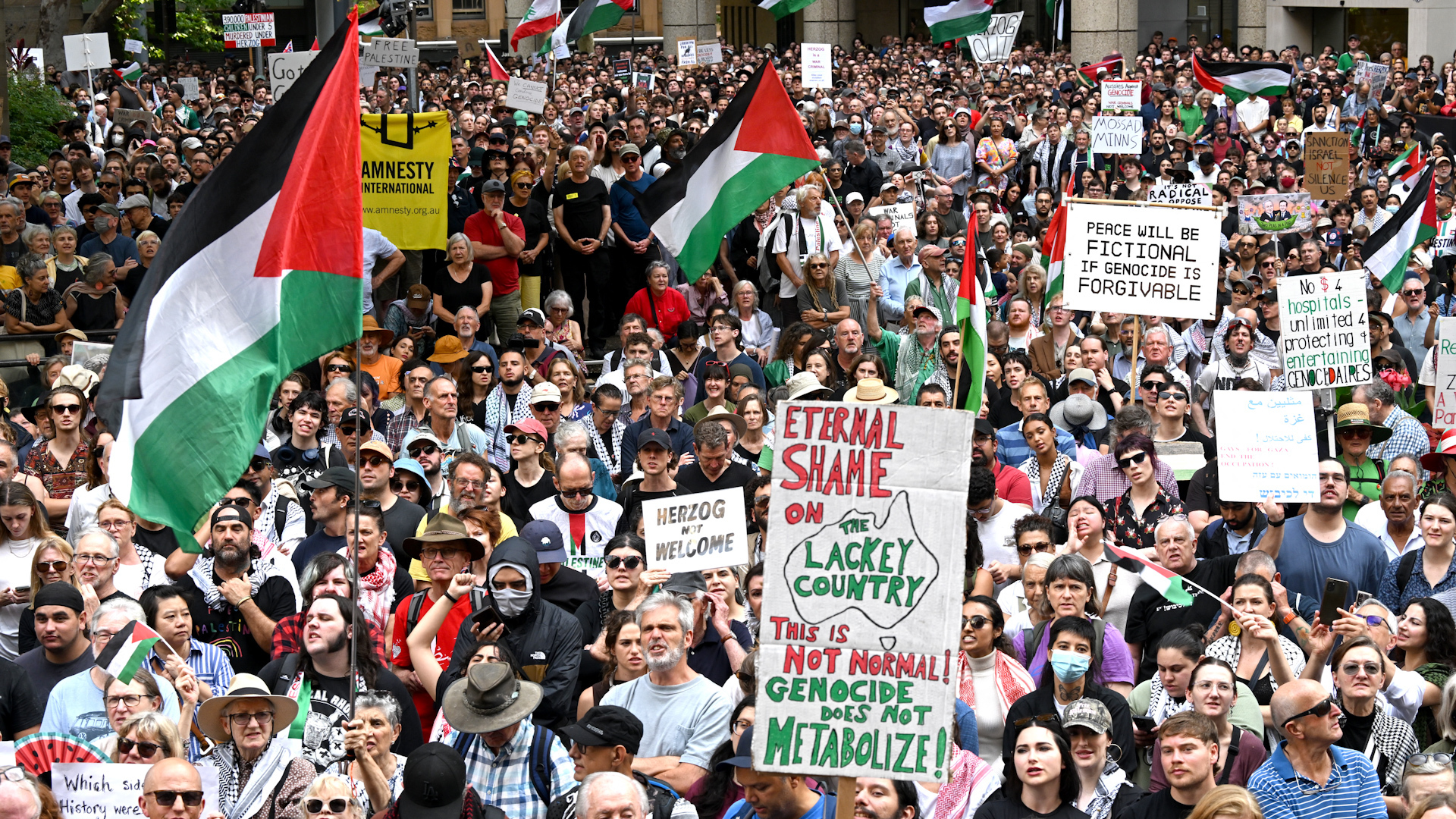 Video thumbnail for Protesters in Australia rally against Israeli president's visit
