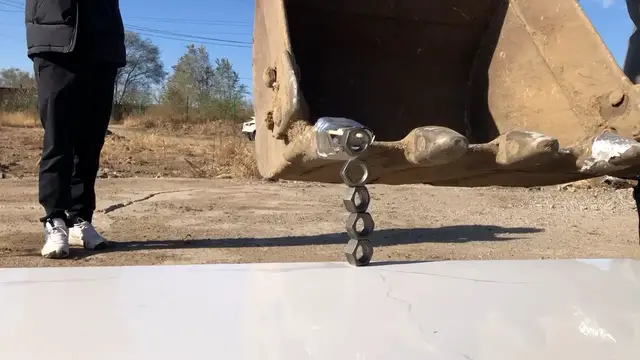 Video thumbnail for Fastest time to stack five hex nuts in an excavator - 1 minute 26 seconds by LV Ping