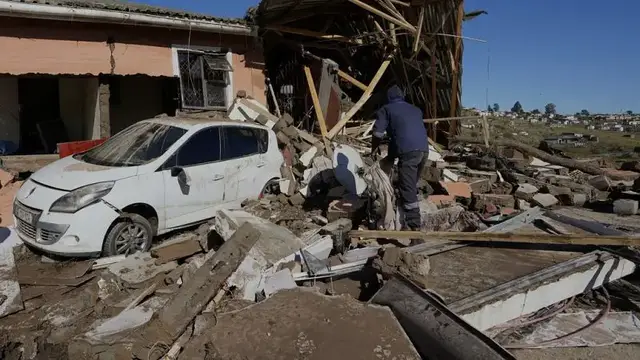 Video thumbnail for South African president visits flood sites with death toll at 78