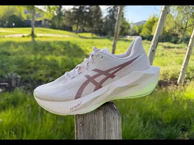 Video thumbnail for ASICS Novablast 6 Review
