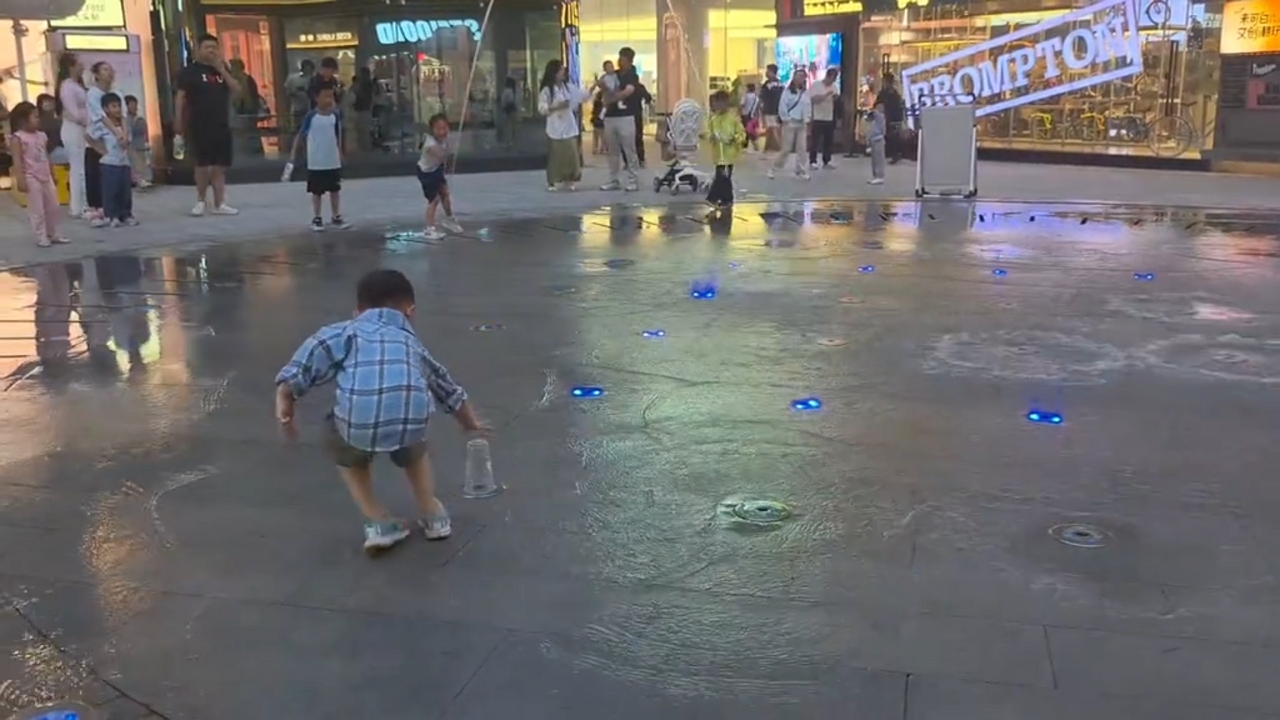 Video thumbnail for Kids Watch Cups Soar in Magical Fountain Show