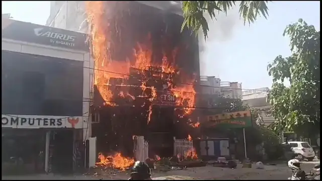 Video thumbnail for India: Deadly Lucknow Coaching Centre Fire Kills 15, Investigation Underway.