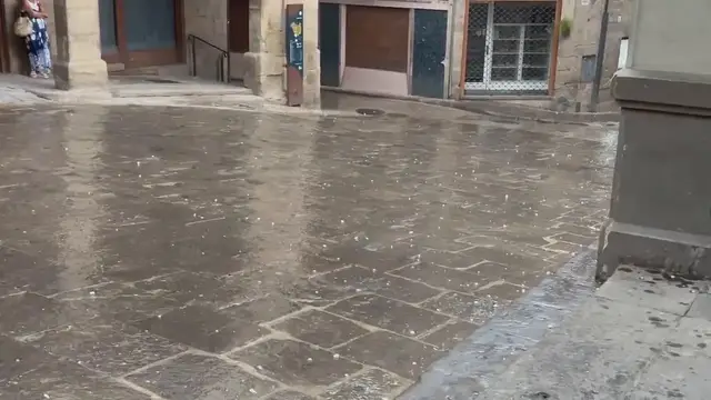Video thumbnail for Spain: Giant Hail Pelts Solsonès Region in Catalonia.