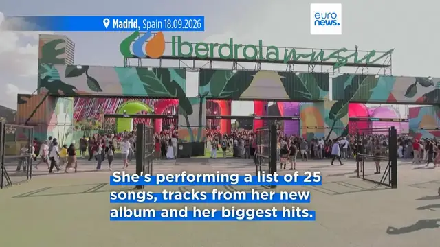 Video thumbnail for Shakira returns to Spain in fire, tears and 'Waka Waka'