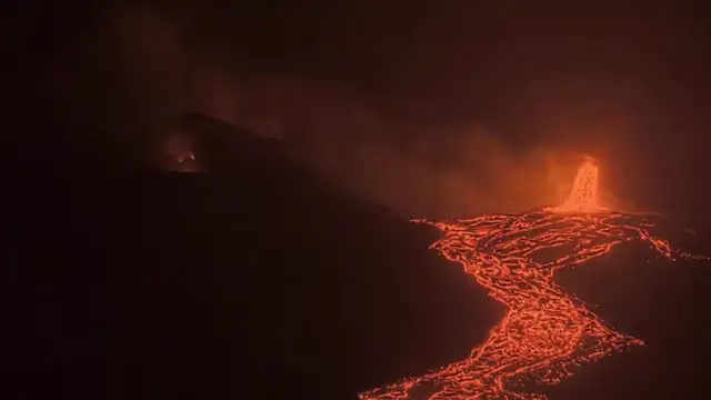 Video thumbnail for US: Kilauea Volcano Erupts With Lava Overflows At Summit.