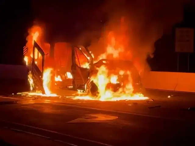 Video thumbnail for Route 1 closed following fiery multicar crash in North Brunswick