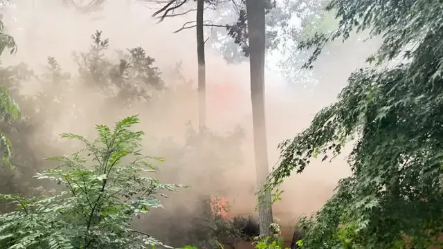 Video thumbnail for 14 departments battle blaze at Selden home