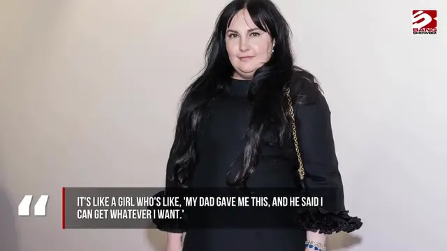 Video thumbnail for Lena Dunham dresses like a 'bratty five year old'