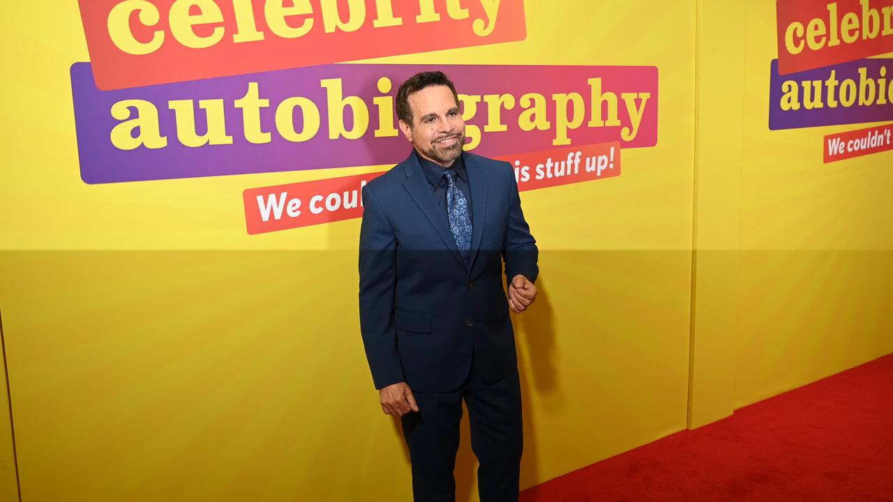 Video thumbnail for "NY: "Celebrity Autobiography" Broadway Opening Night�- Arrivals" 12.