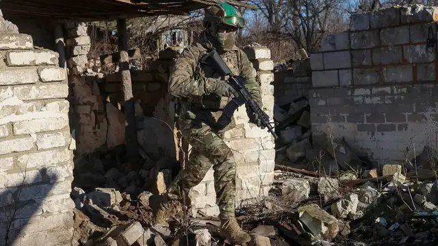 Video thumbnail for Ukraine peace efforts stall amid corruption crisis and winter war fears