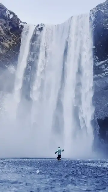 Video thumbnail for Epic Iceland Landscapes from Glaciers to Lava Fields