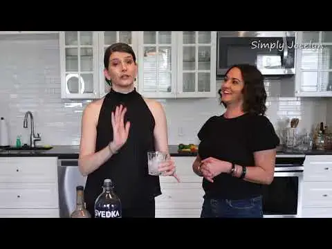 Video thumbnail for How to Make a Classic Bloody Mary Cocktail