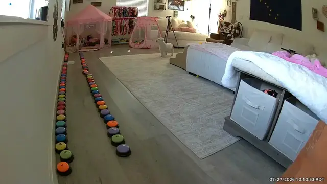 Video thumbnail for Dog Uses Talking Buttons to Call Mom at Work