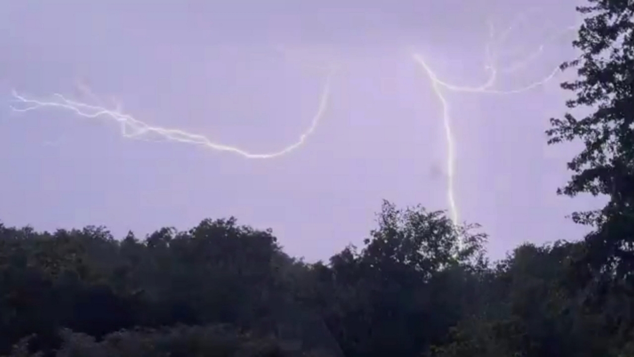 Video thumbnail for Epic Lightning Storm Lights Up Madison Night Sky