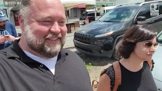 Video thumbnail for Savannah First Squares Food Tour Review (Good for Food, Not so Good for History)